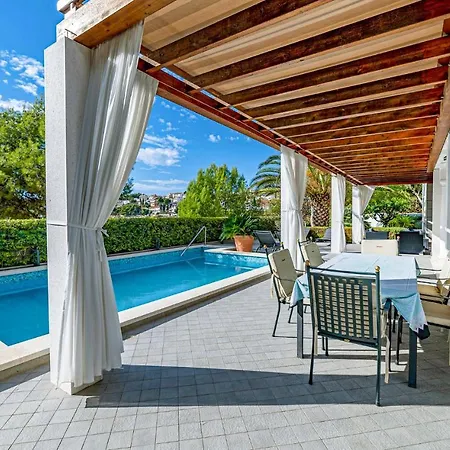 Ferienhaus Gorgeous In Okrug Gornji Trogir