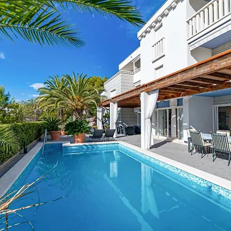 Hébergement de vacances Gorgeous In Okrug Gornji Trogir