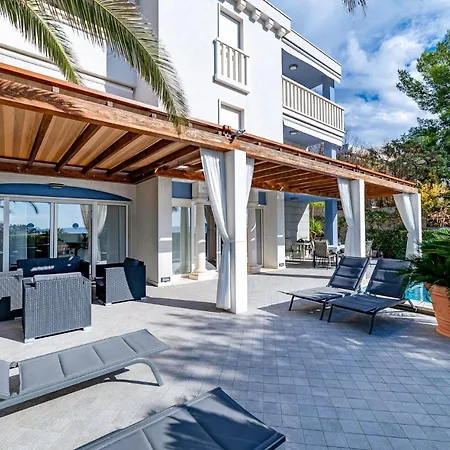 Nyaraló Gorgeous In Okrug Gornji *