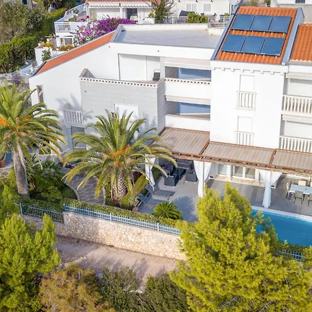 Gorgeous In Okrug Gornji Hébergement de vacances Trogir