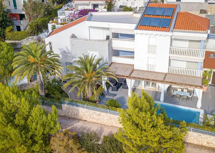 Gorgeous In Okrug Gornji Σπίτι διακοπών Τρογκίρ